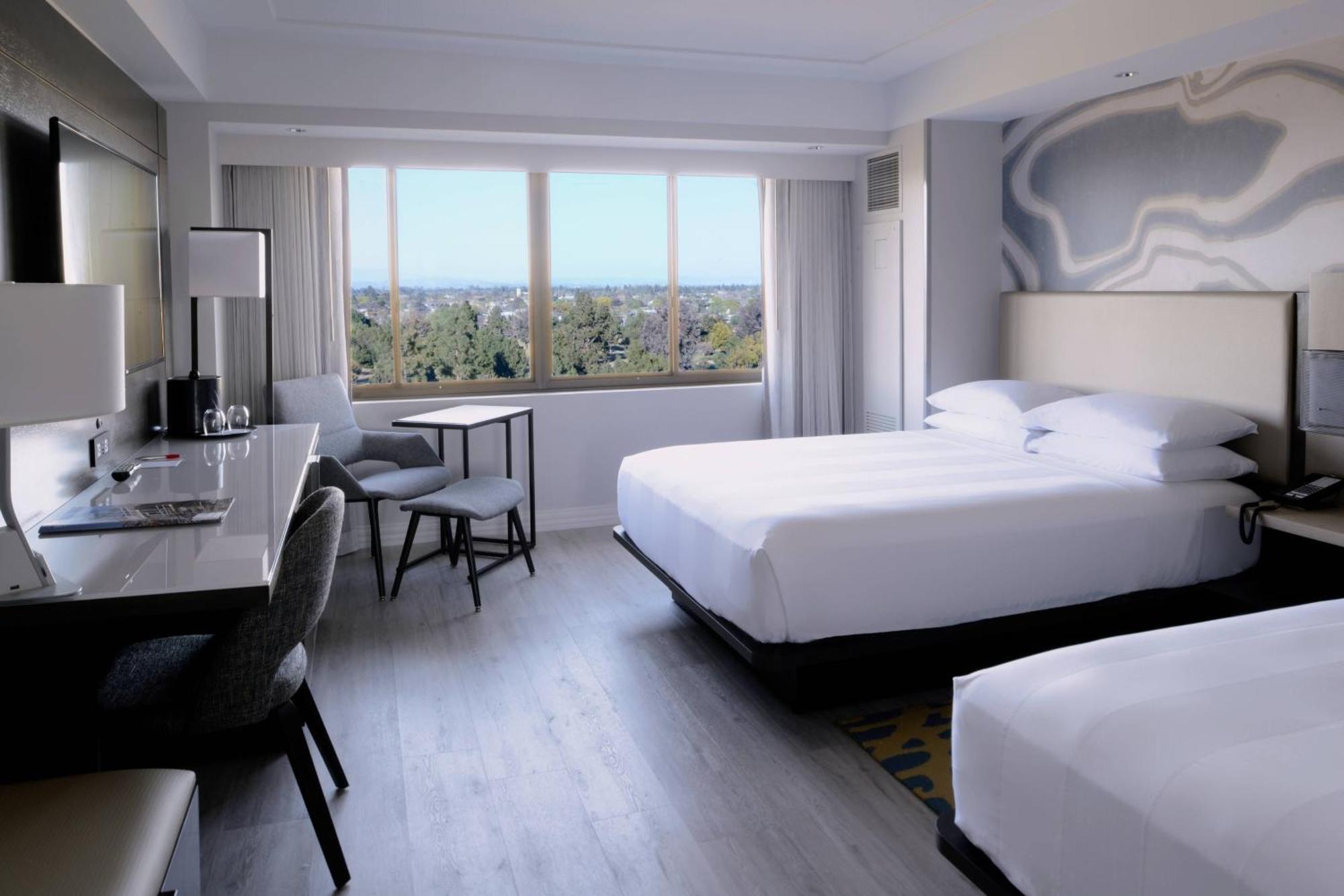 Long Beach Marriott Bagian luar foto